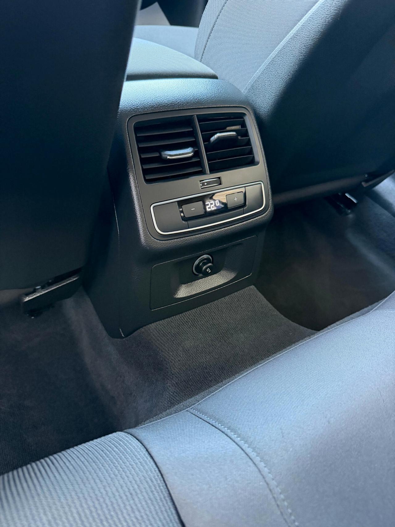 Audi A4 35 TDI/163 CV S tronic line edition fari Matrix