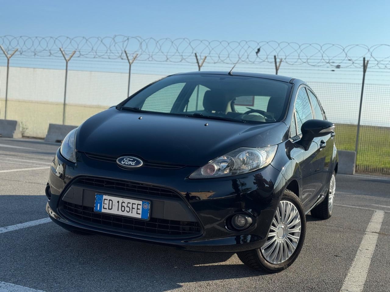 FORD FIESTA 1.2 BENZINA NEO PATENTATI KM REALI 12MESI DI GARANZIA