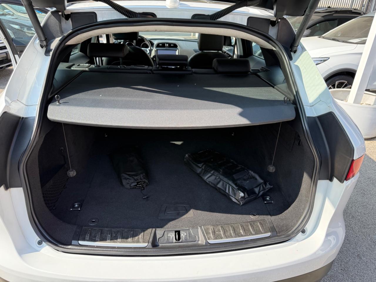 Jaguar F-Pace 2.0 D 180 CV AWD aut. Prestige