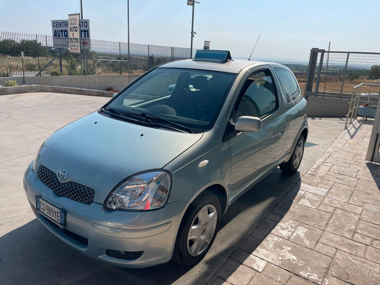 Toyota Yaris 1.0 3 porte Sol OK neopatentati