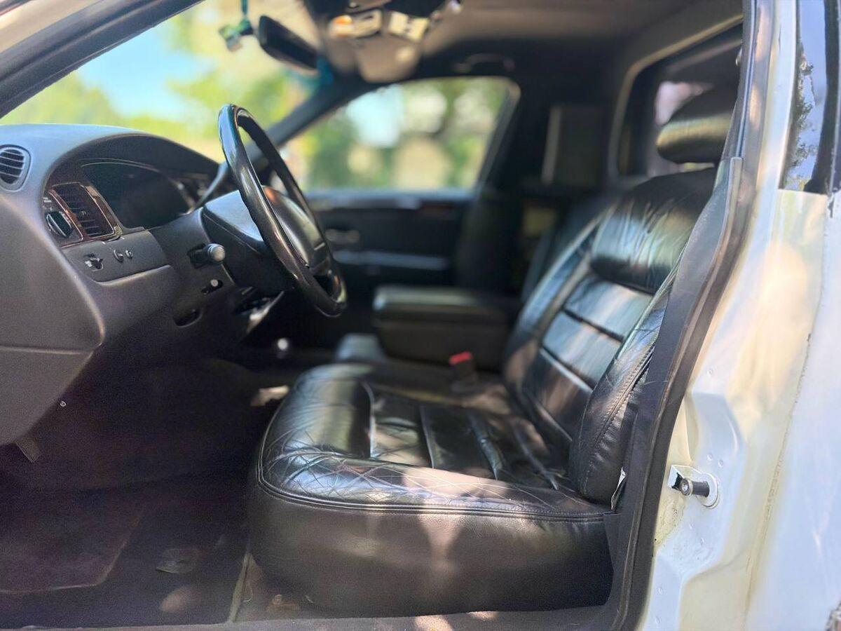Ford Lincoln Town Car Executive Series