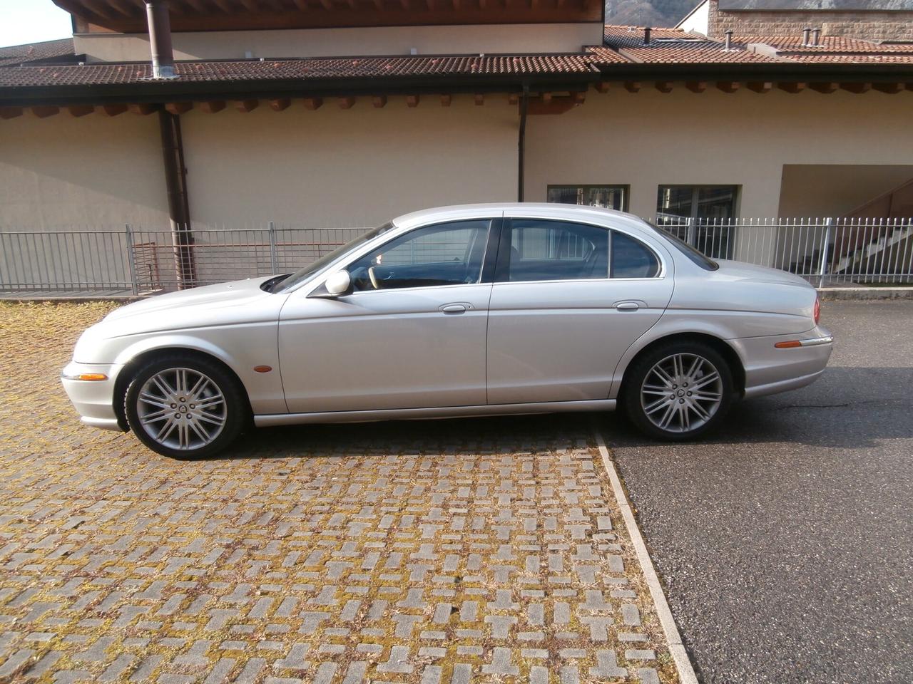 Jaguar S-Type (X202) 2.5 V6 24V cat Executive ASI cerchi 18