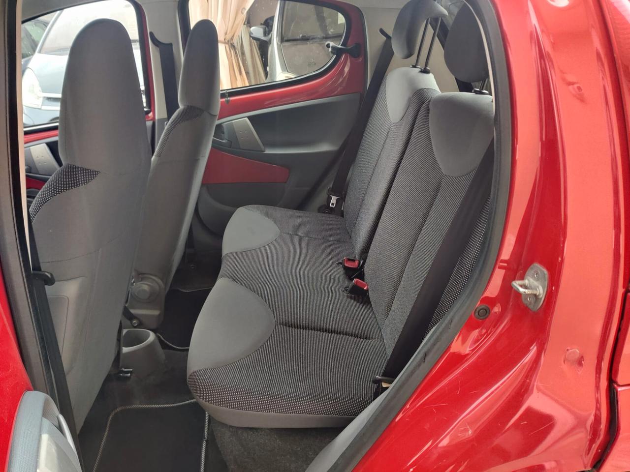 Peugeot 107 1.0 Benz 5 porte Automatica