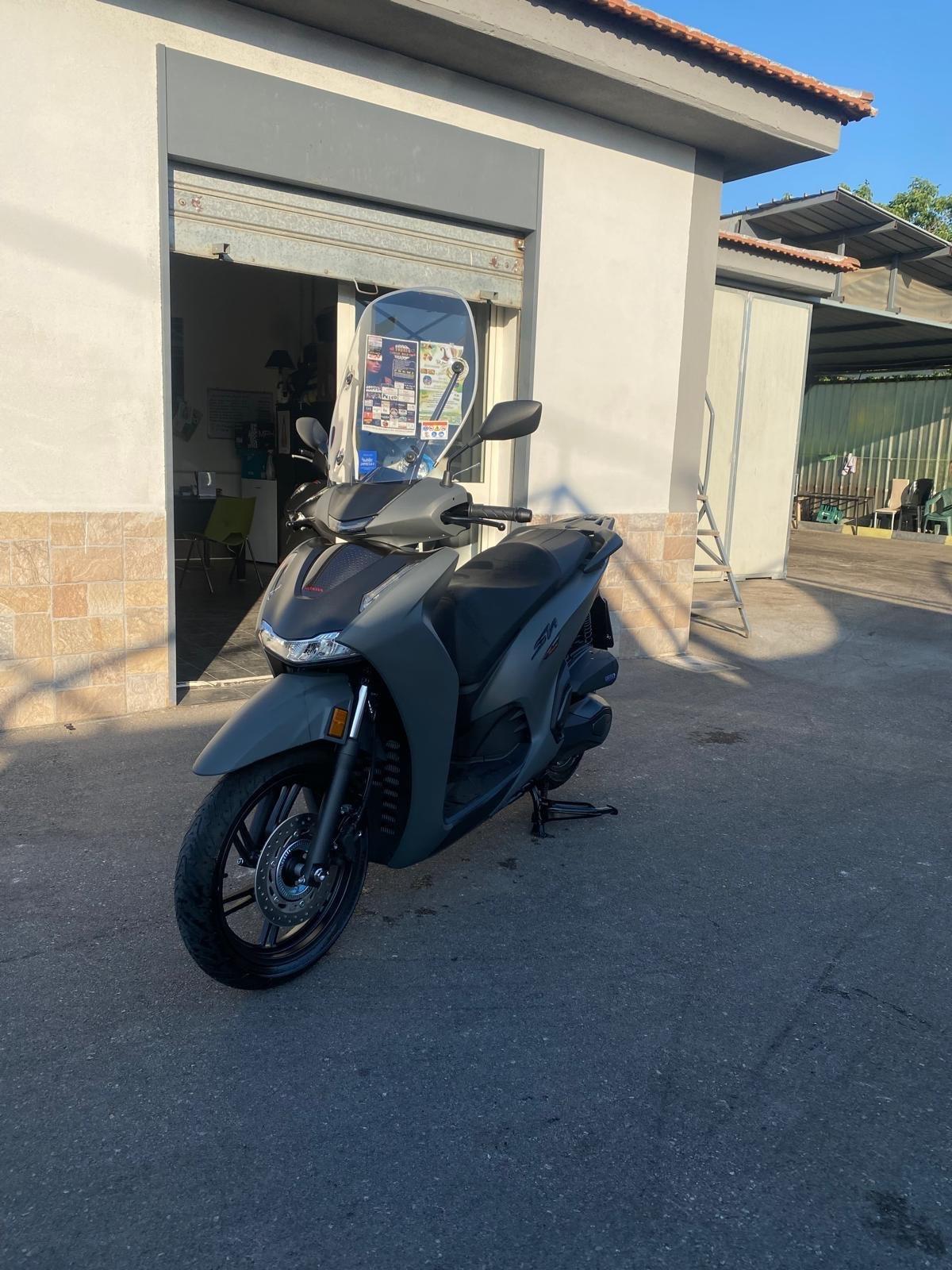 Honda sh 350 sport