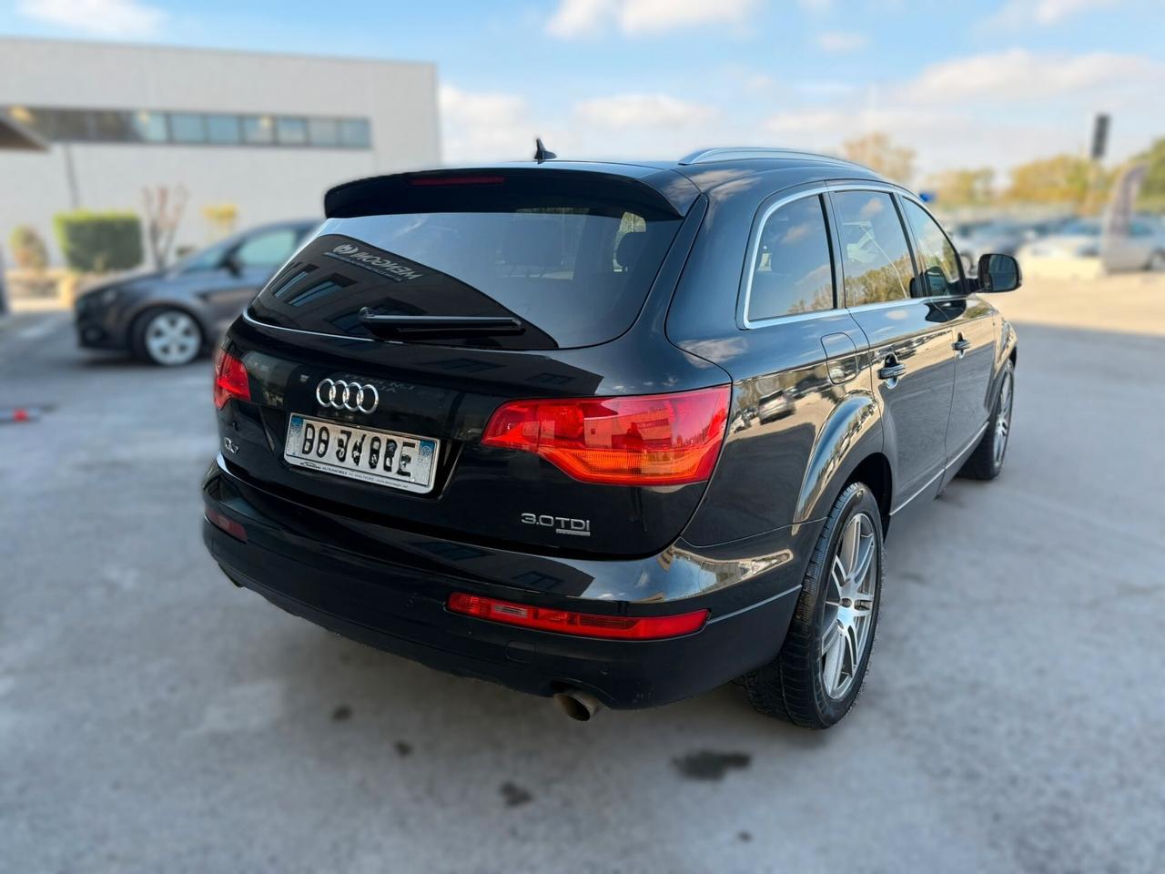 AUDI Q7 3.0 TDI 7 POS. 2008 12 MESI DI GARANZIA