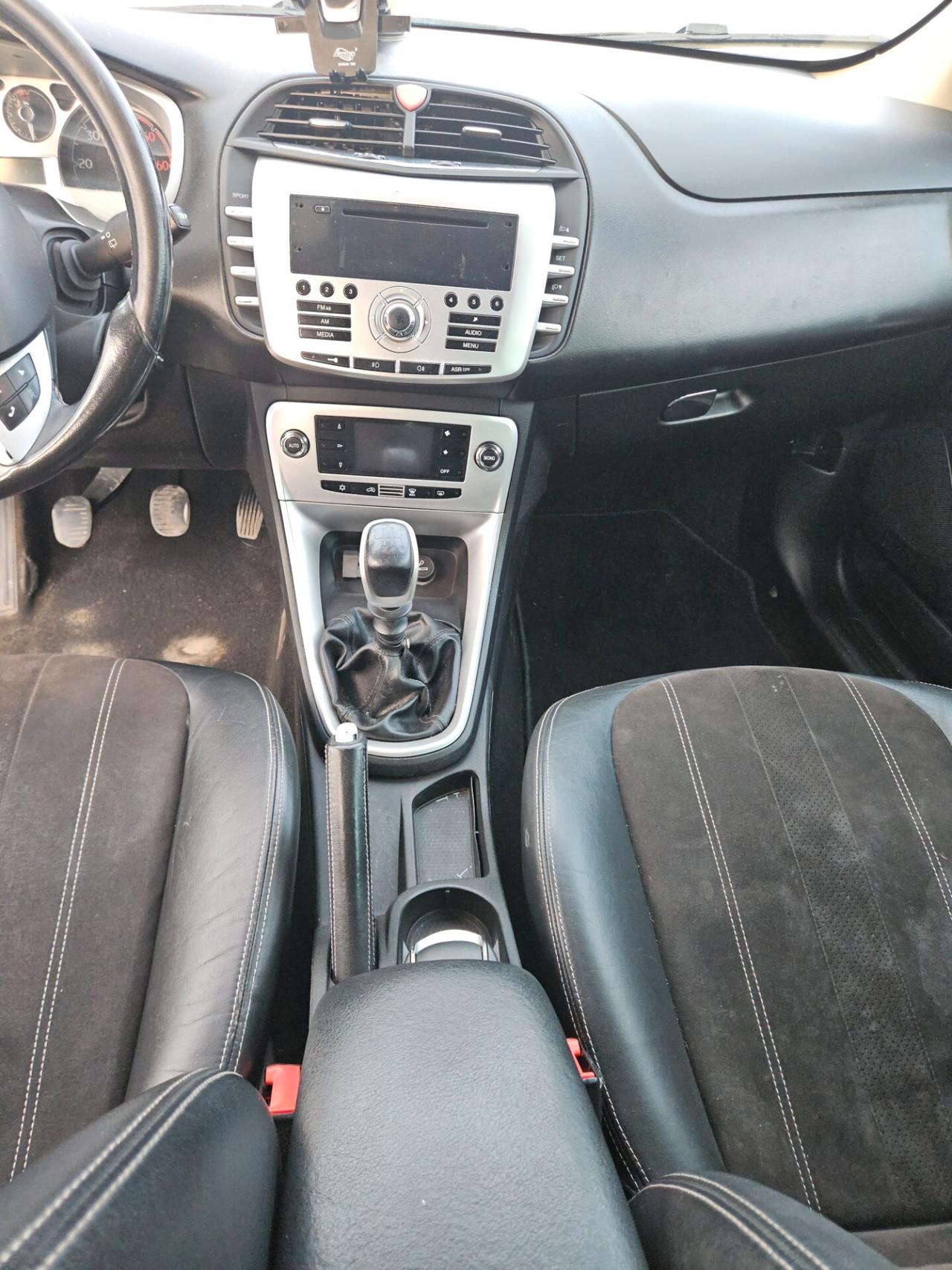 Lancia Delta 1.9 MJT Twinturbo DPF Gold