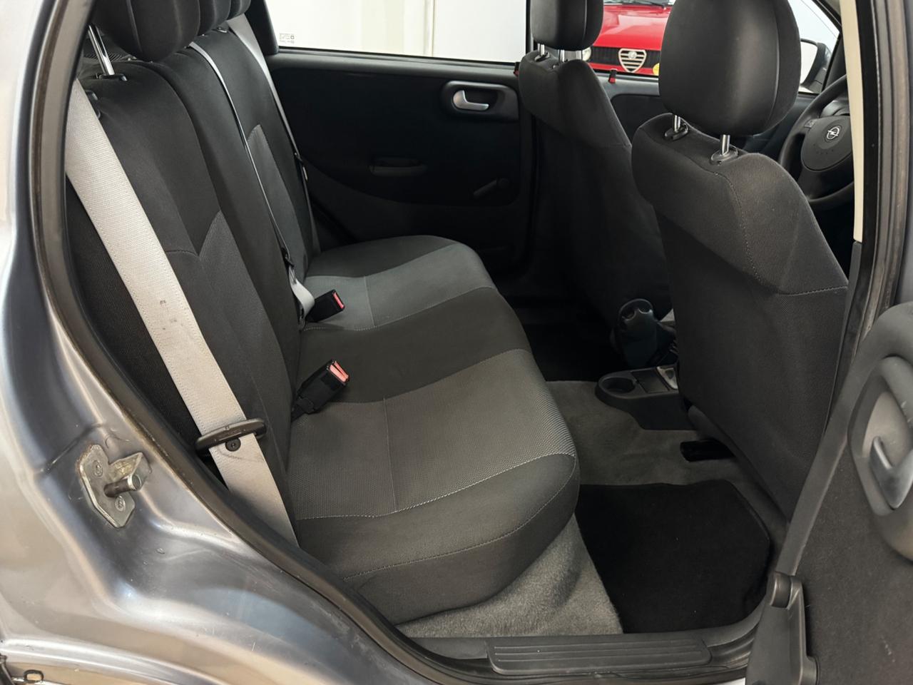 Opel Corsa 1.0i 12V cat 5 porte Silverline