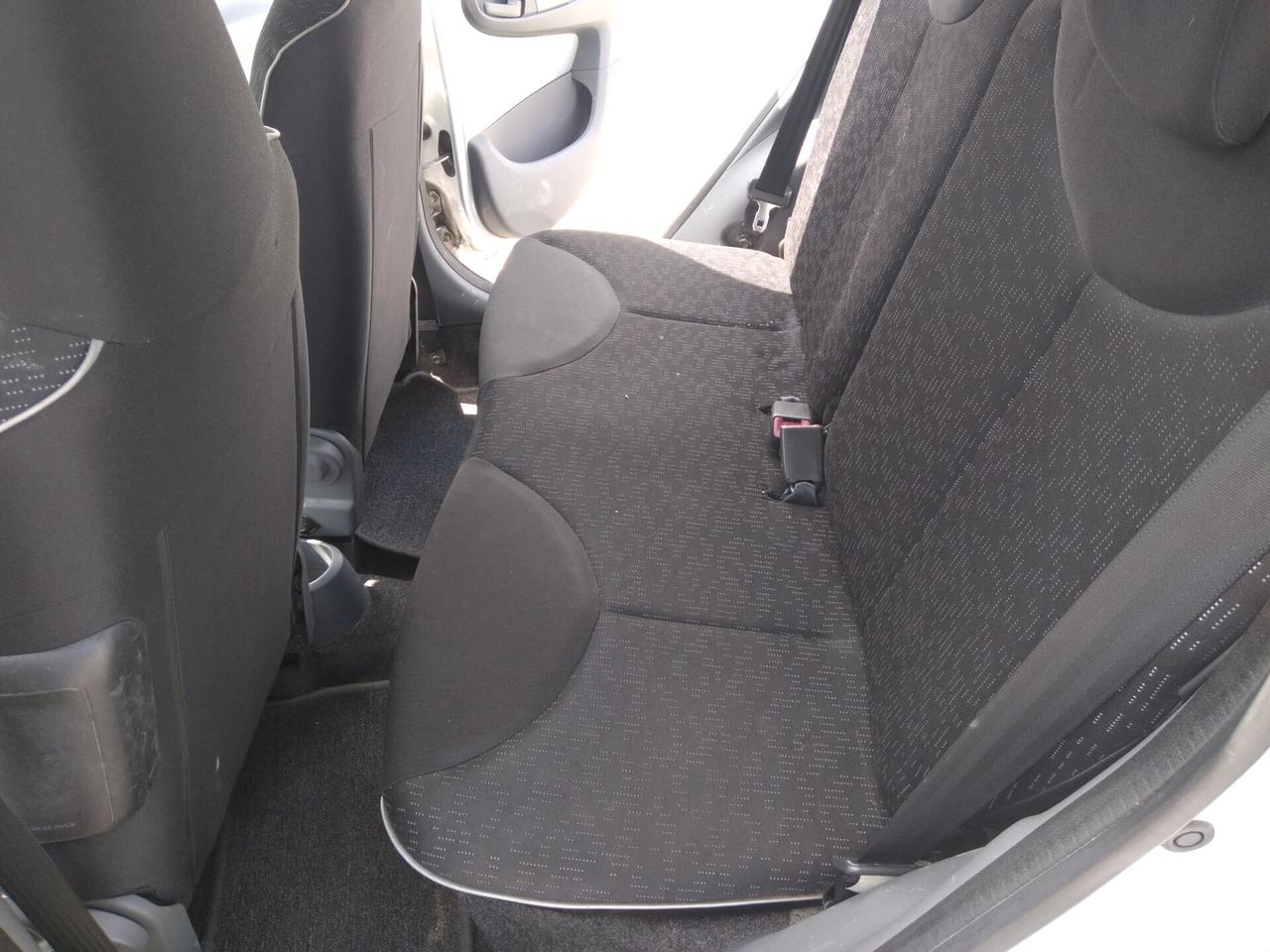 Peugeot 107 1.0 68CV 5p. Sweet Years xneopatentati