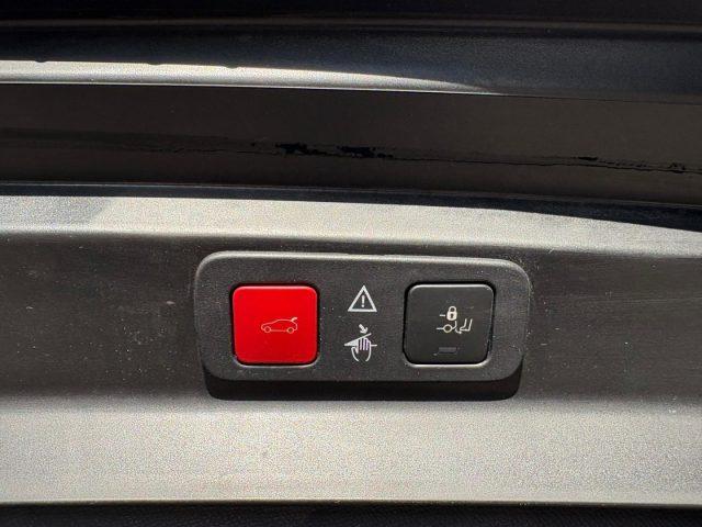 PEUGEOT 5008 BlueHDi 130 EAT8 GT