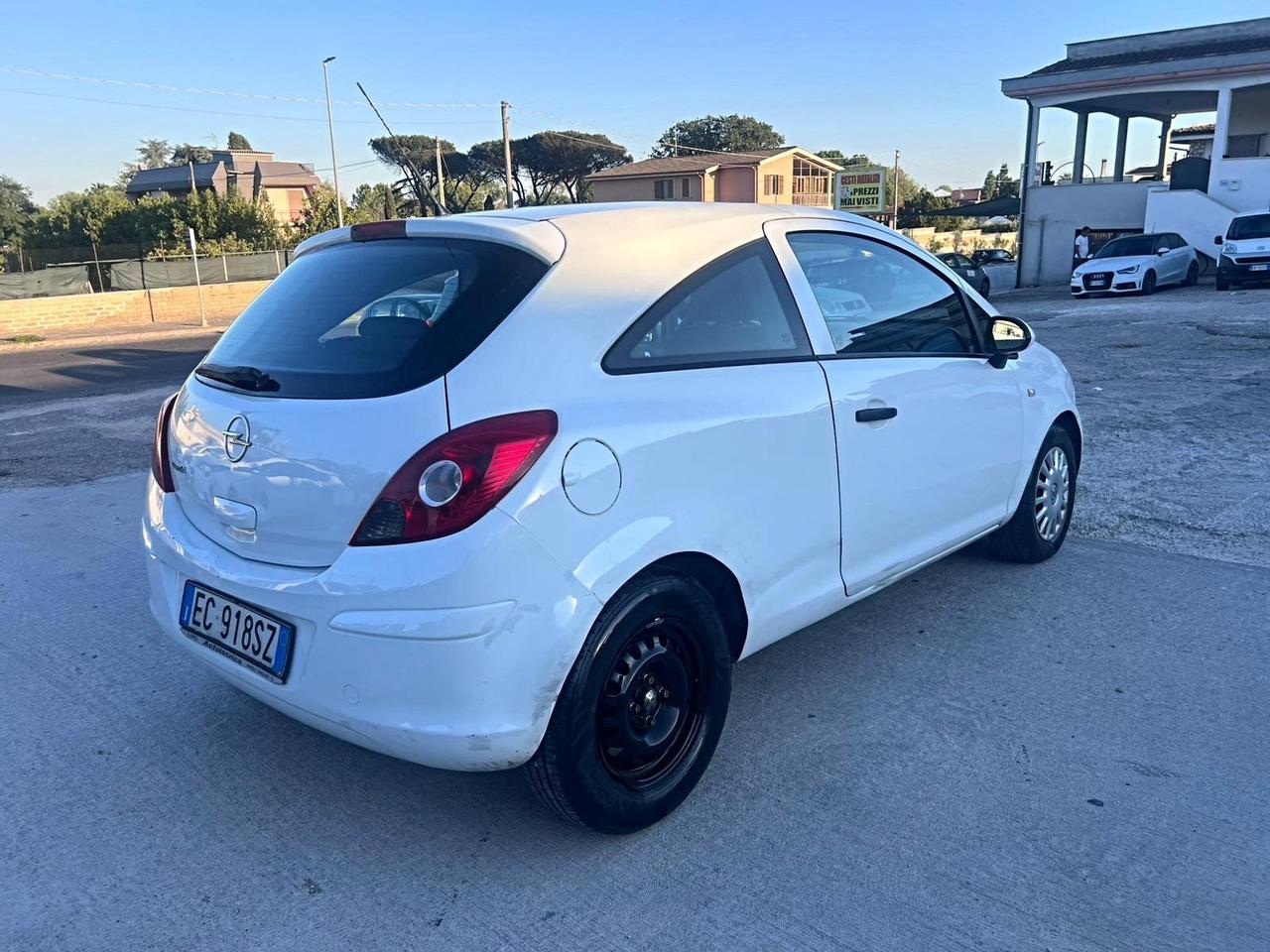 Opel Corsa 1.2 3 porte Club