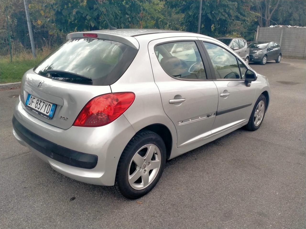 Peugeot 207 1.4 8V 75CV 3p. X Line