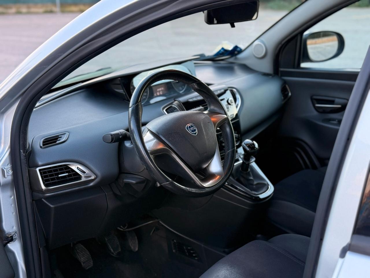 Lancia Ypsilon GARANZIA 12 MESI