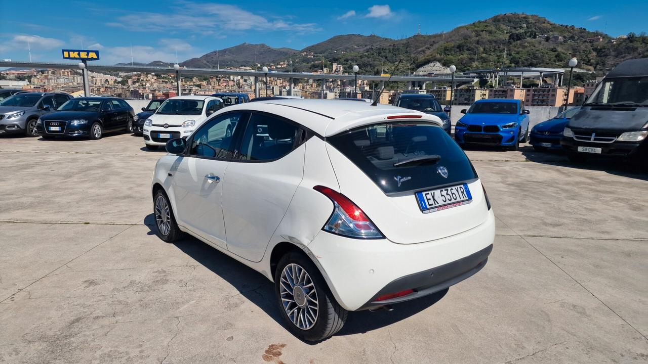Lancia Ypsilon 1.2 69 CV Argento