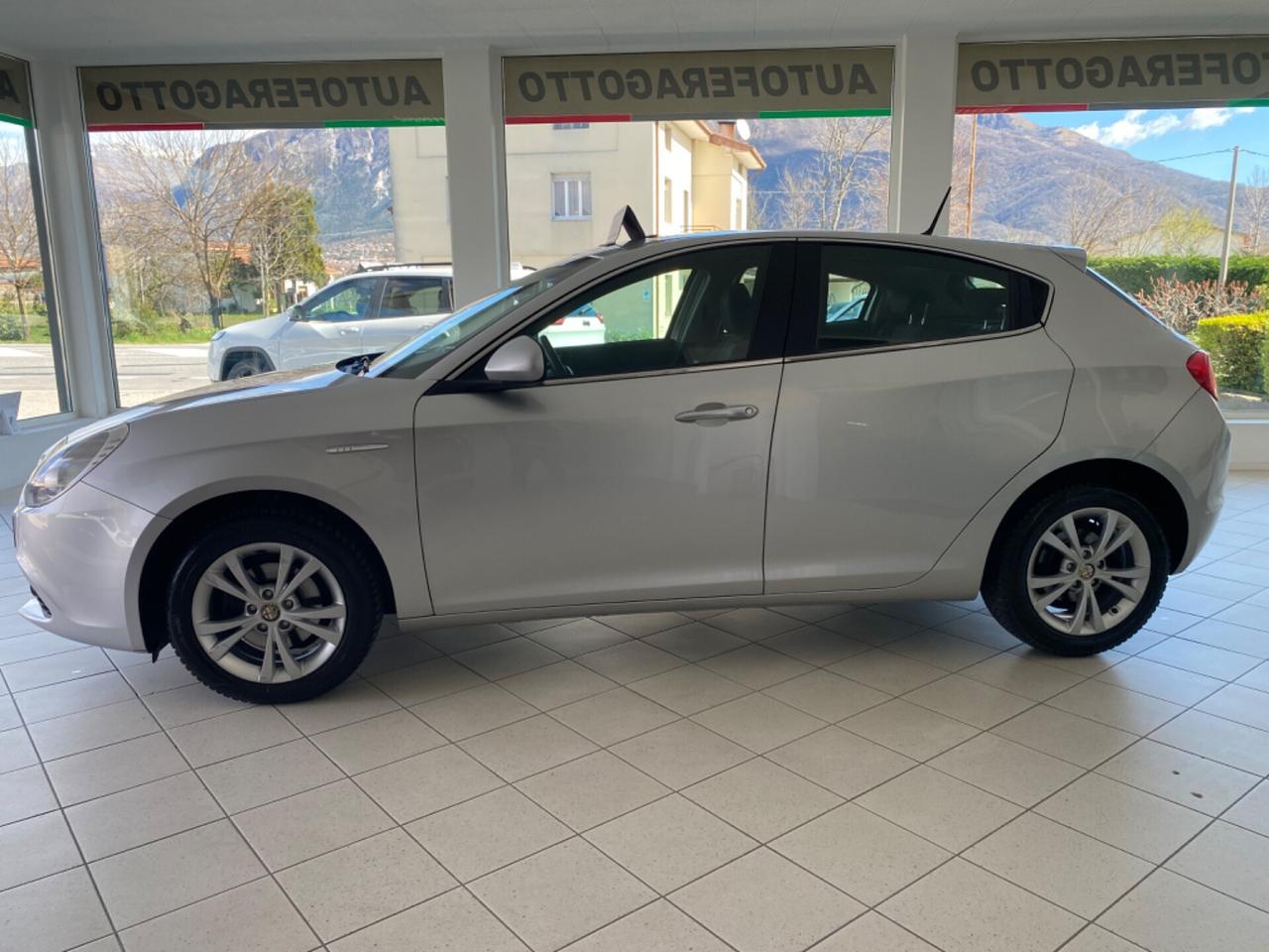 Alfa Romeo Giulietta 1.6 JTDm x neo patentati