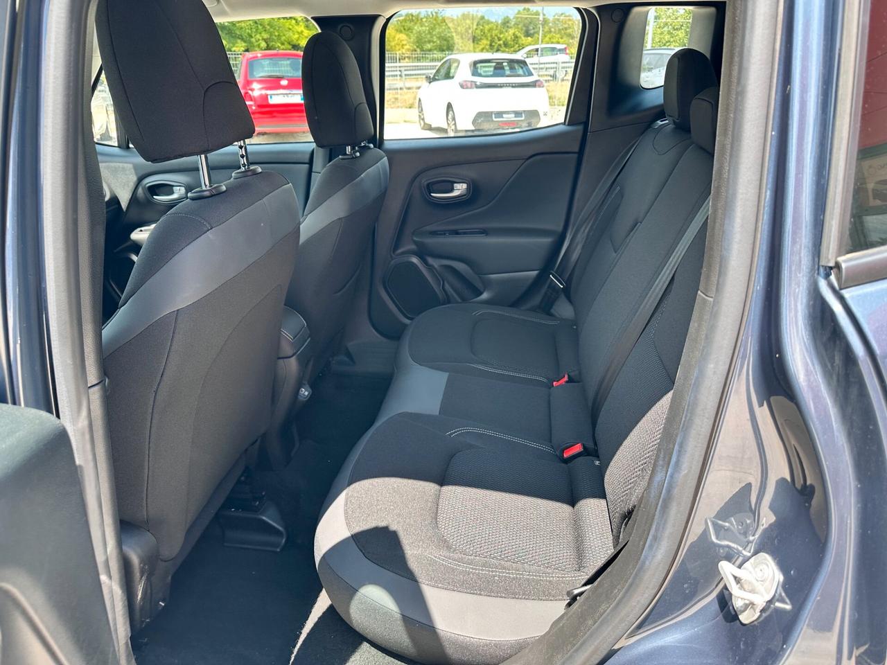 Jeep Renegade 1.5 Turbo T4 MHEV Summit
