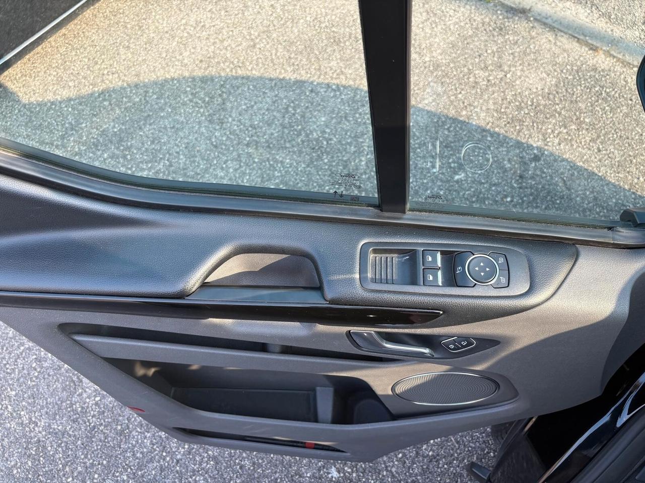 Ford Tourneo Custom FORD TOURNEO CUSTOM 2.0 131CV 8 POSTI TITANIUM - UNICO PROPRIETARIO