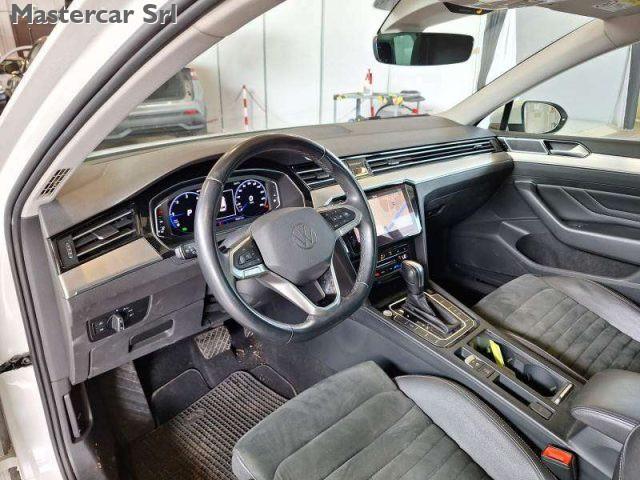VOLKSWAGEN Passat Variant Passat Variant 2.0 tdi Executive 200cv dsg - GH430