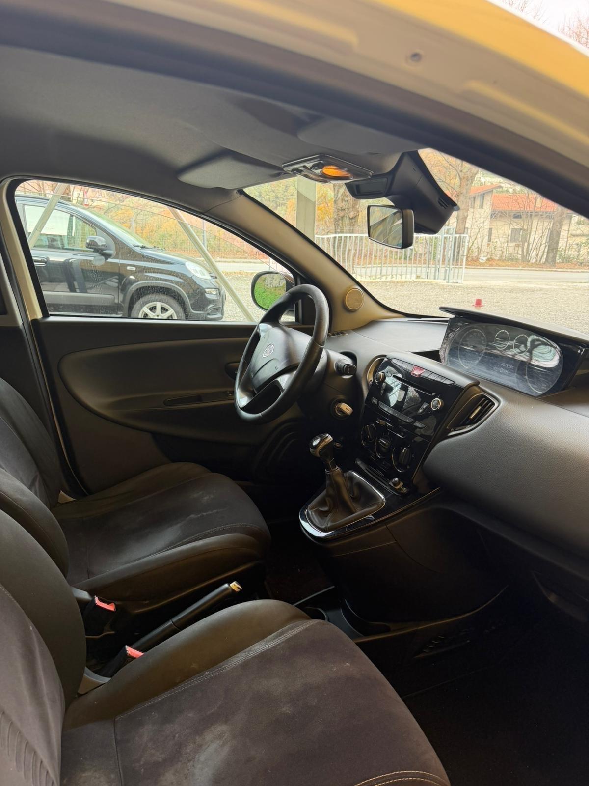 Lancia Ypsilon 1.3 MJT 16V 95 CV 5 porte S&S Silver