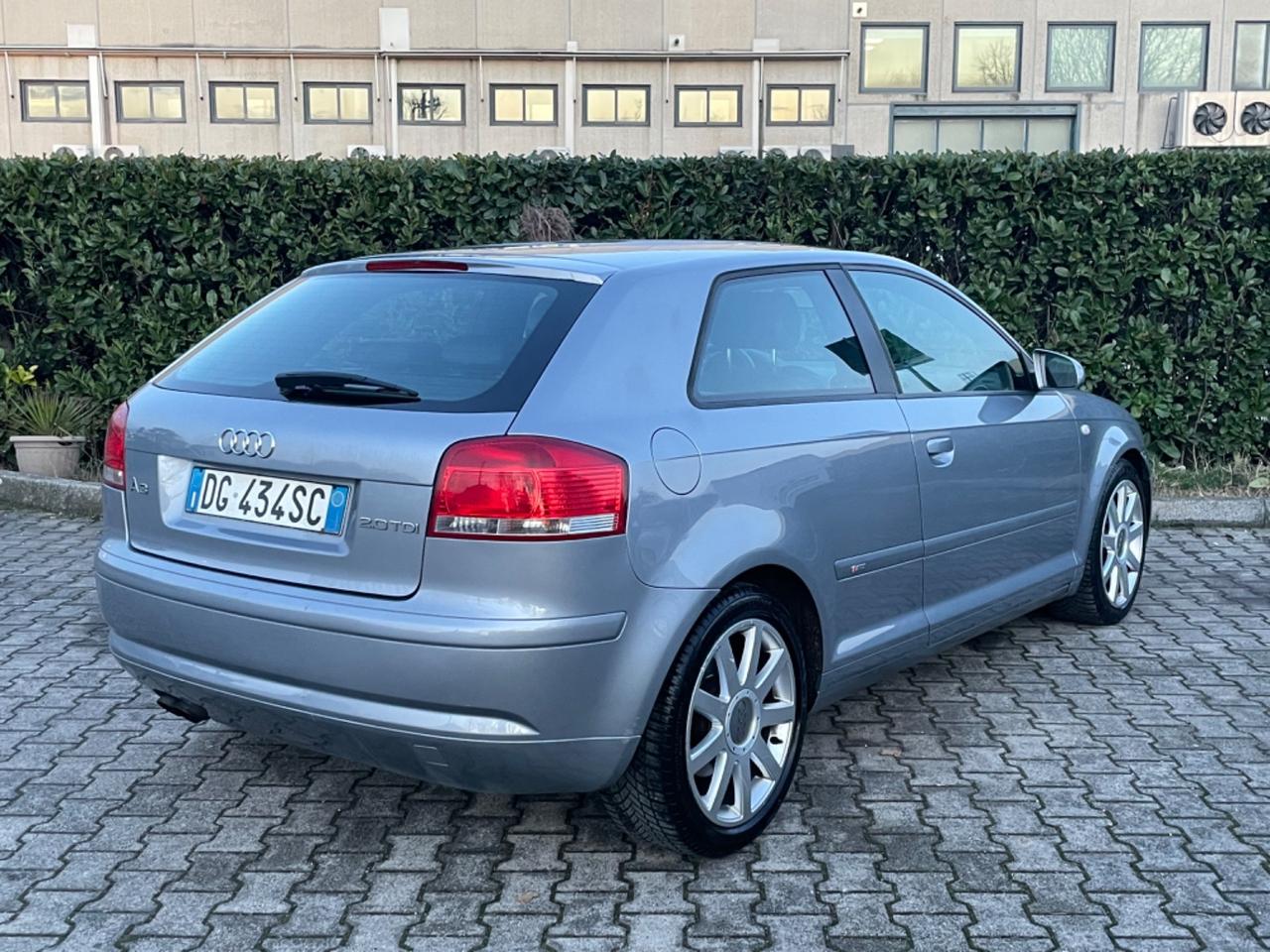 Audi A3 2.0 TDI 140CV quattro 4x4 S-Line