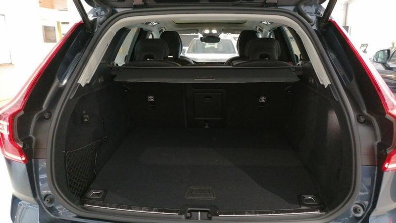 Volvo XC60 XC60 T6 Plug-in hybrid AWD automatico Plus Dark MY25