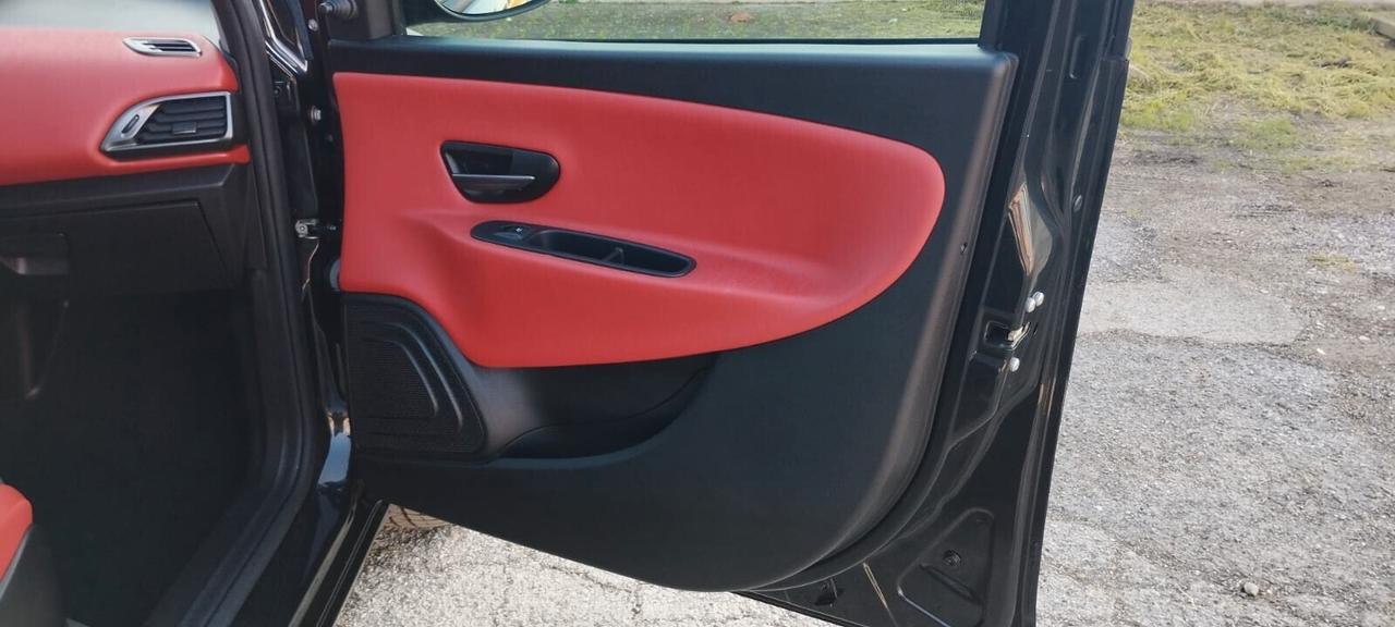 Lancia Ypsilon 1.2 69 CV 5 porte S&S Gold