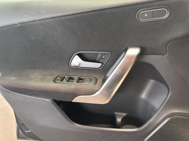 MERCEDES-BENZ A 180 Automatic Premium