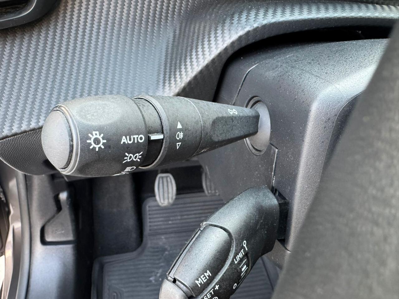 PEUGEOT 208 BlueHDi 100CV 2023!!! ALLURE!!!