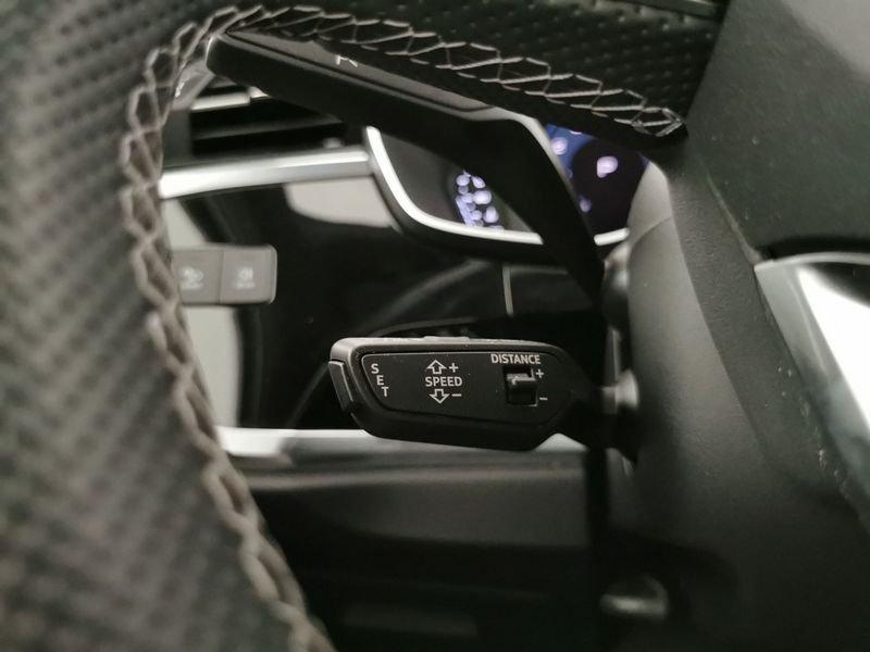 Audi Q3 35 1.5 tfsi Identity Black s-tronic