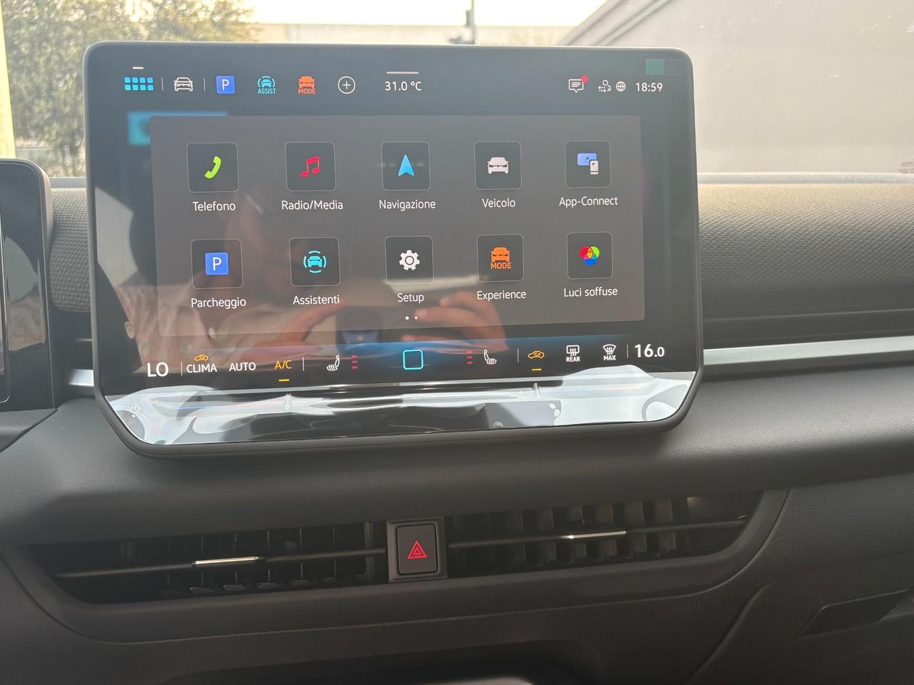 NEW VOLKSWAGEN T-ROC 1.5 eTSI ACT 150 CV DSG R-LINE