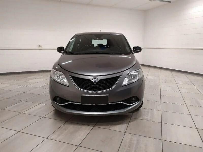 Lancia Ypsilon 1.2 69 CV 5 porte Gold