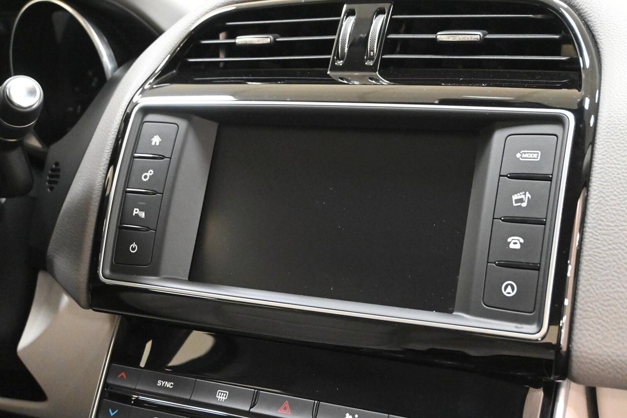 JAGUAR XE (X760) XE 2.0 D Turbo 180CV...