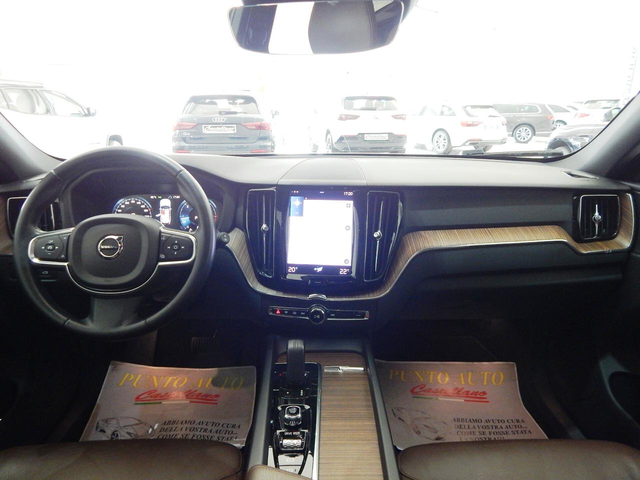 Volvo XC60 2.0 B4 Momentum Pro AWD Aut TETTO-NAVI-PELLE-KAMER