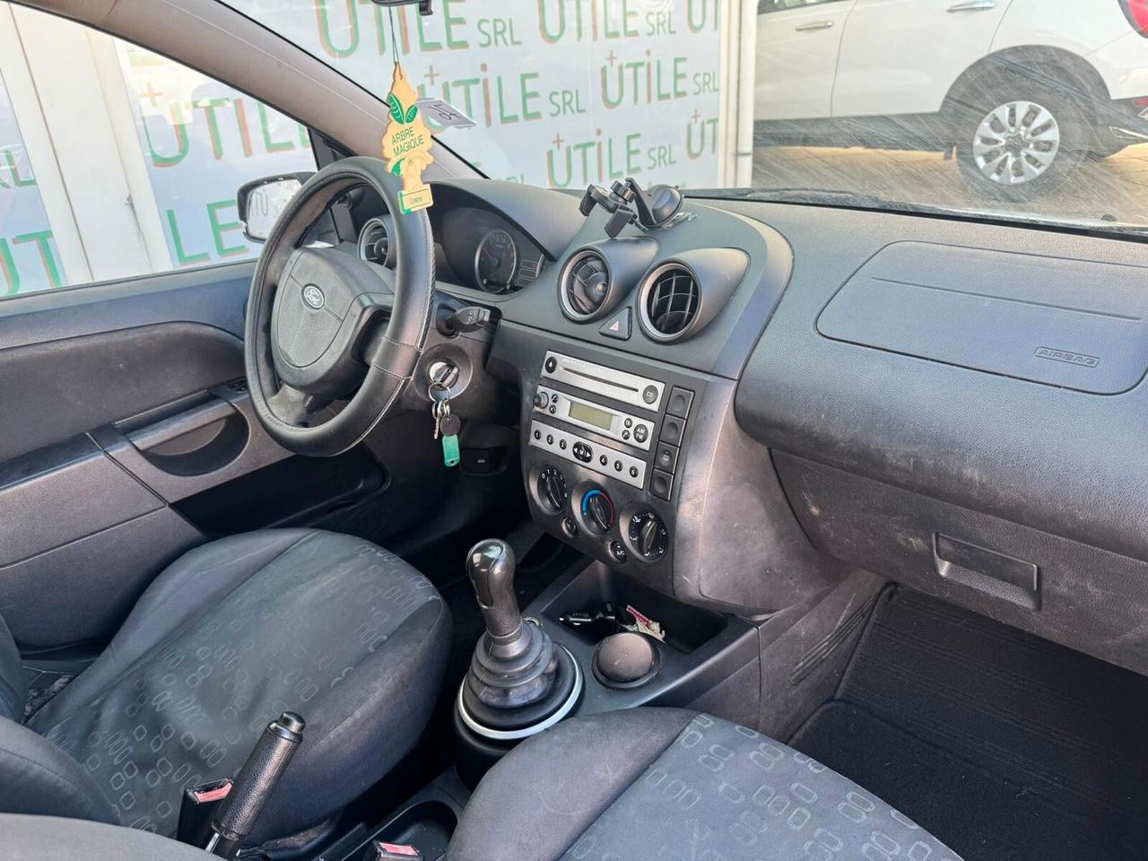 Ford Fiesta 1.4 16V 5p. Ghia