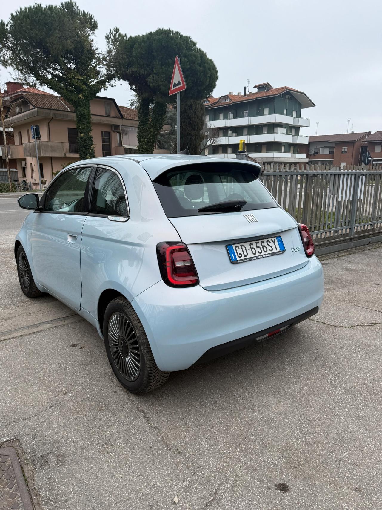 Fiat 500 500e Berlina 42 kWh Icon NESSUN VINCOLO