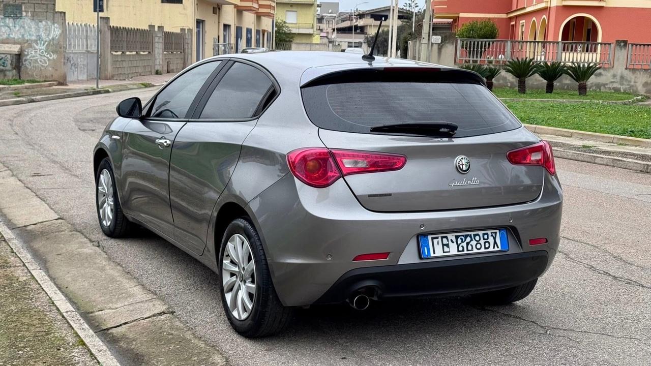 Alfa Romeo Giulietta 1.6 JTDm-2 120 CV Distinctive