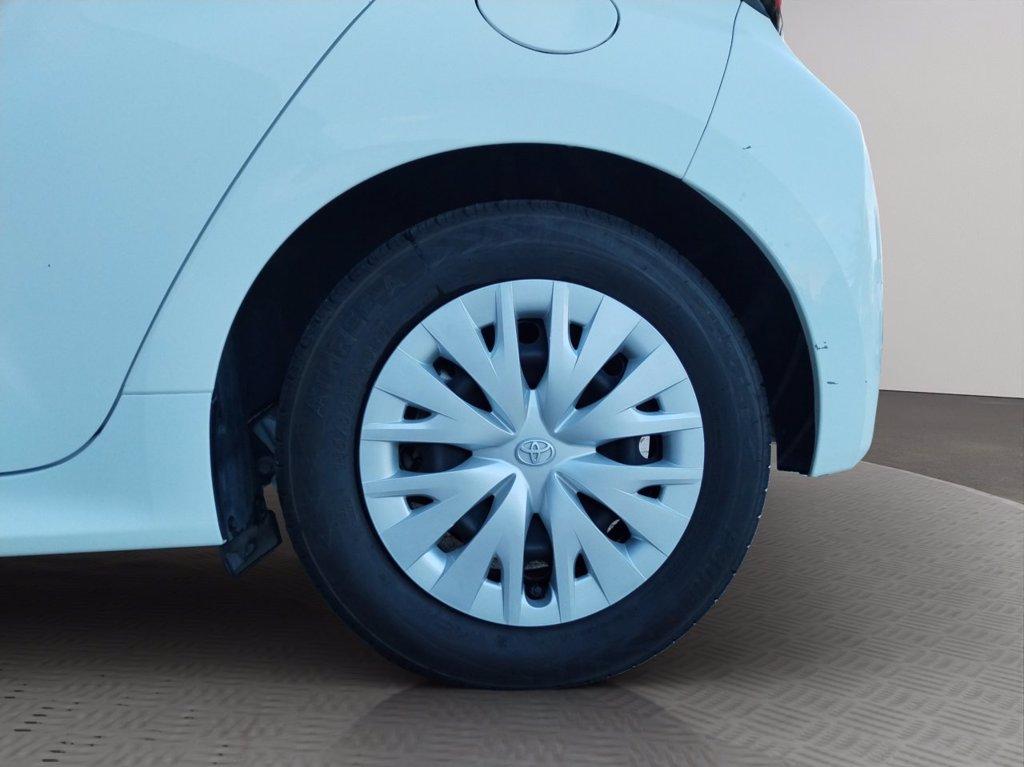 TOYOTA Yaris 1.5h active del 2023