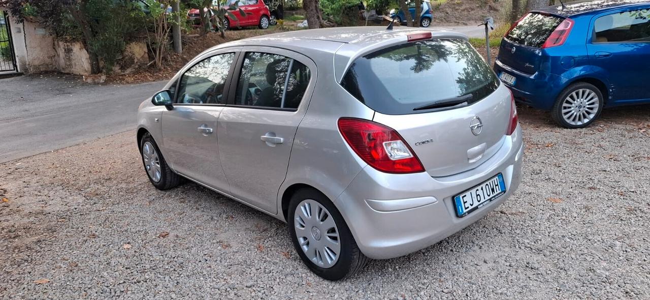 Opel Corsa 1.2 5 porte Sport