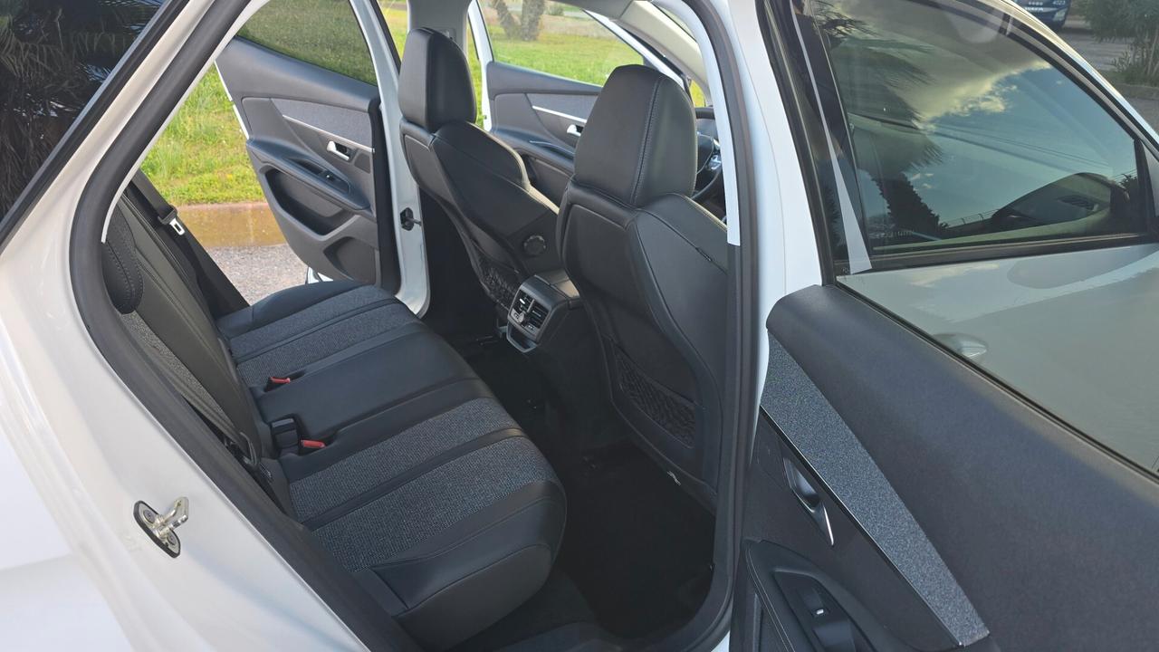 Peugeot 3008 BlueHDi 130 S&S Allure