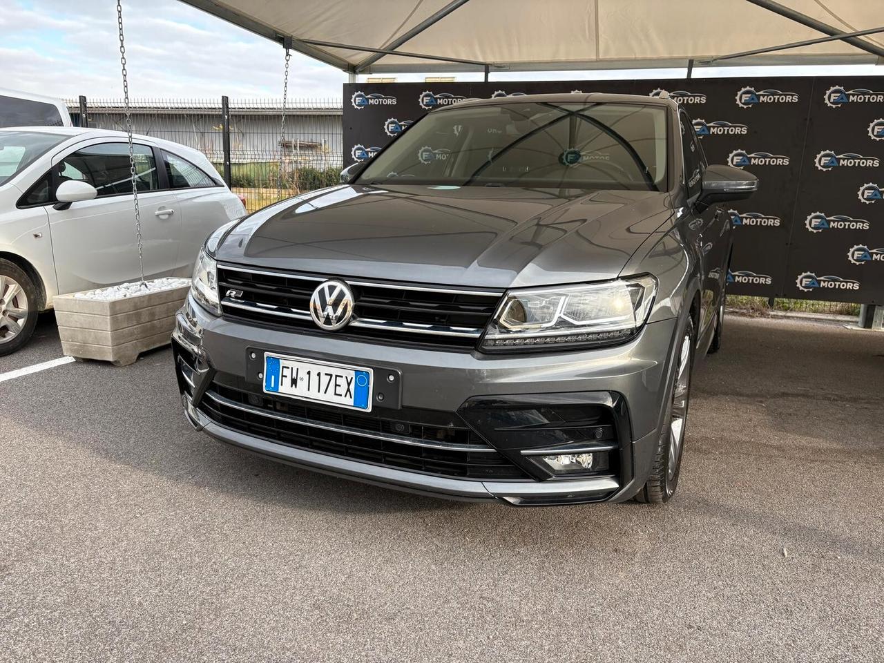 Volkswagen Tiguan - 1.6 TDI - R-LINE