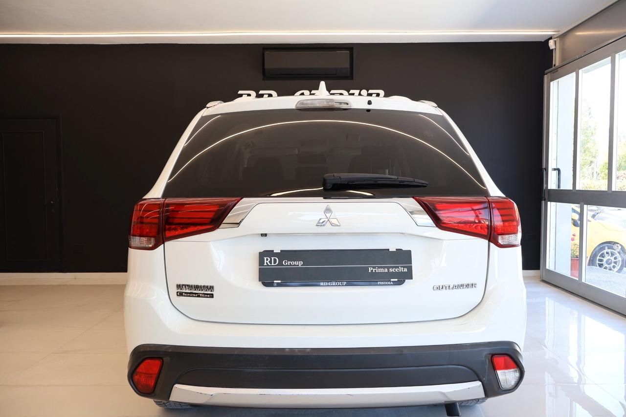 Mitsubishi Outlander 2.2 Instyle awd 7POSTI