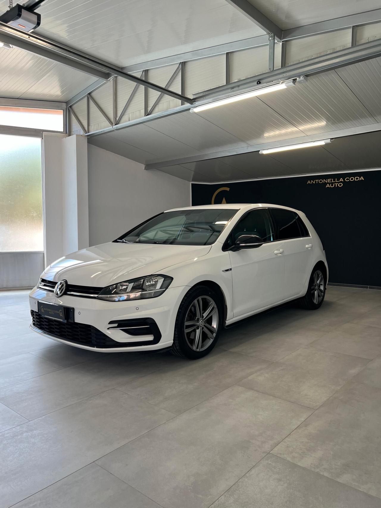 Volkswagen Golf 2.0 TDI DSG 5p. R-LINE