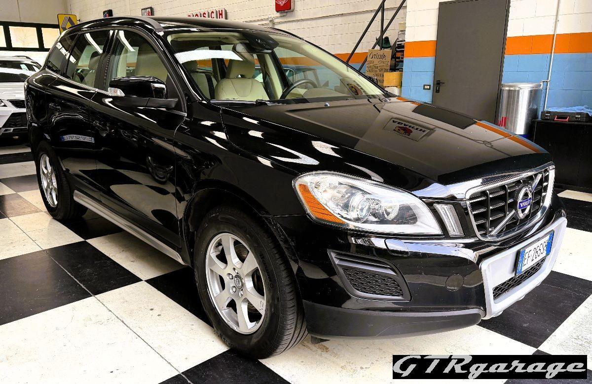 VOLVO - XC60 - D3 AWD Geartronic Momentum