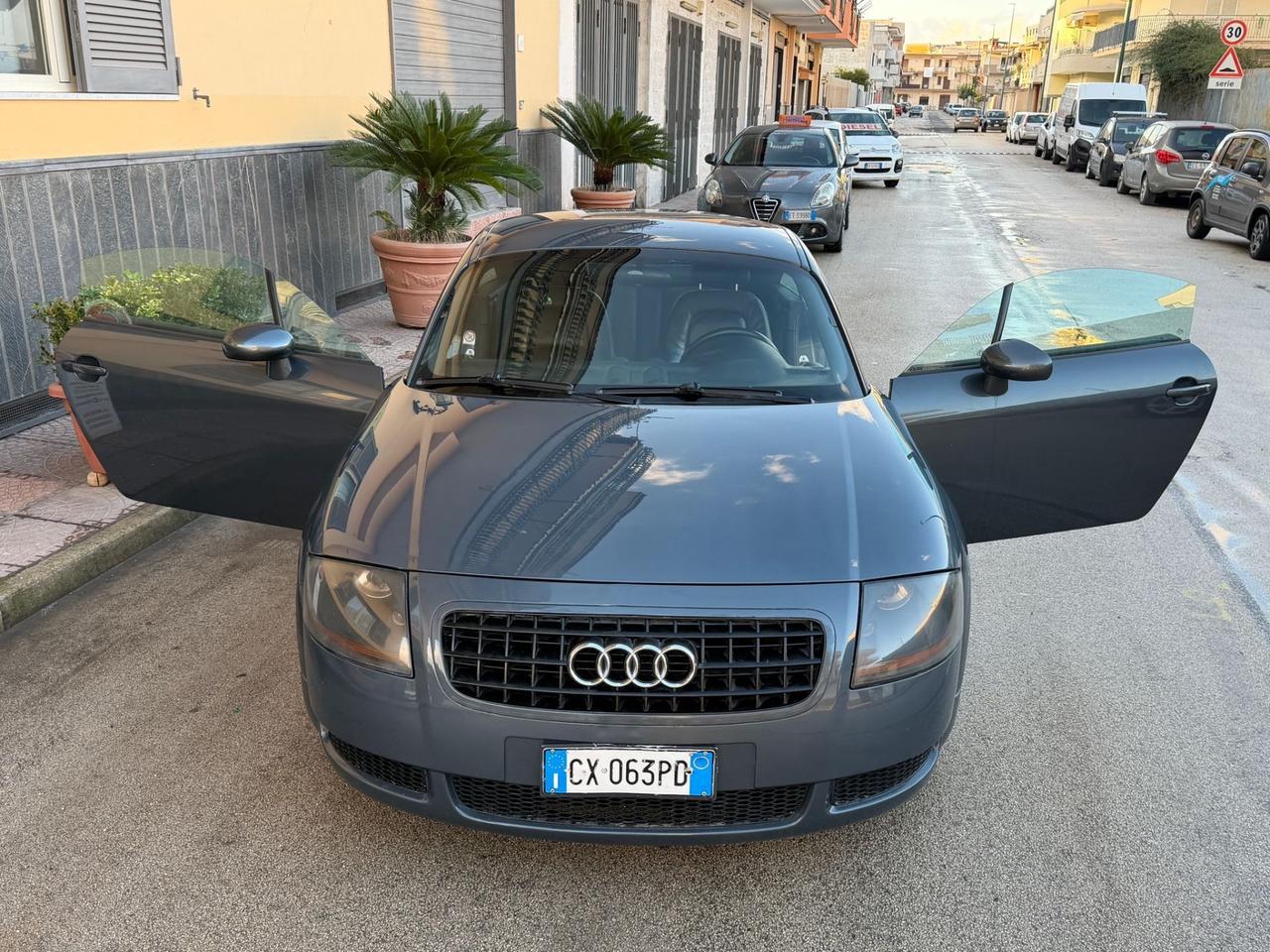 Audi tt 1,8 turbo benzina 179 cv full optional