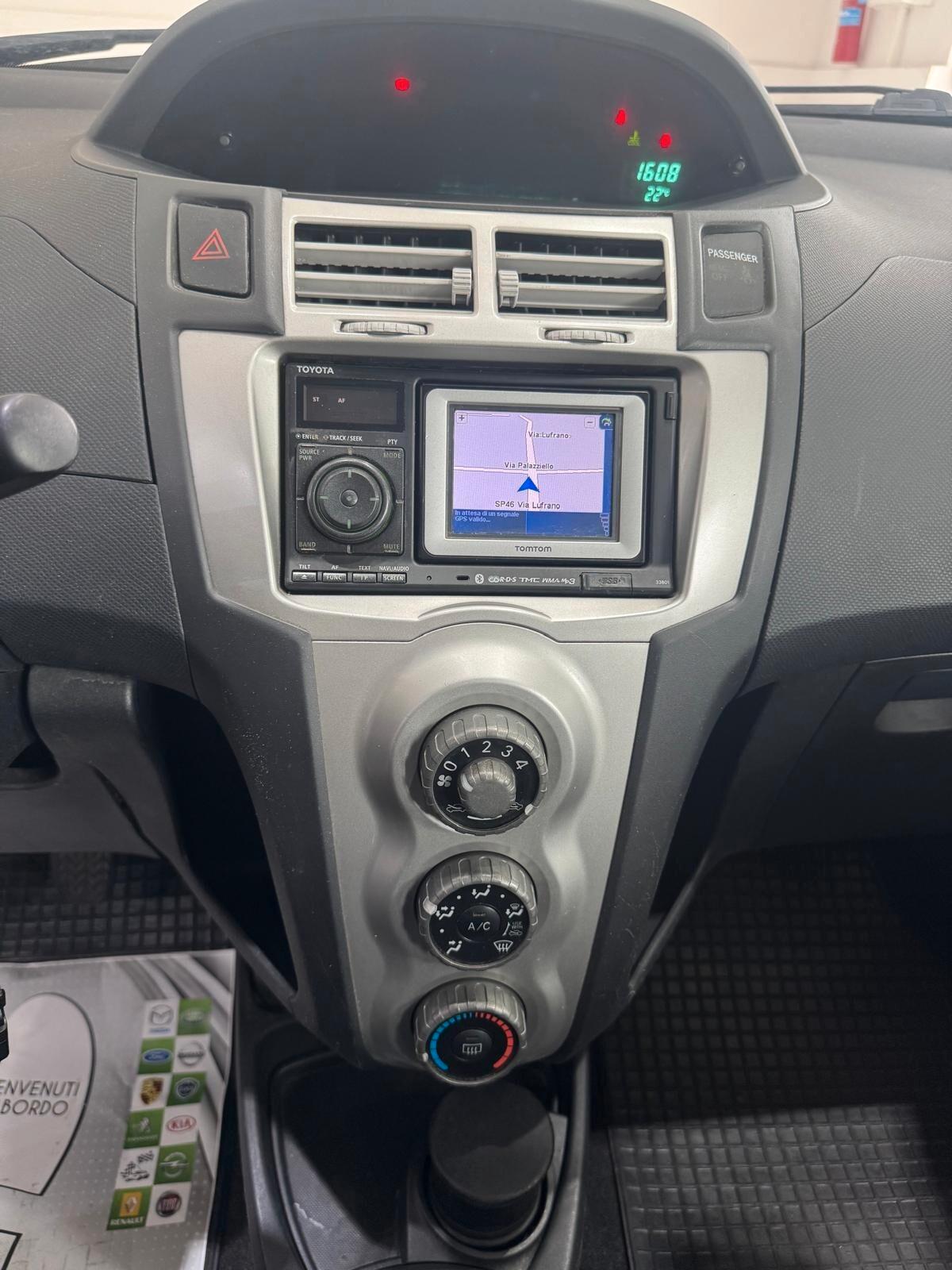 Toyota Yaris 1.0 5 porte