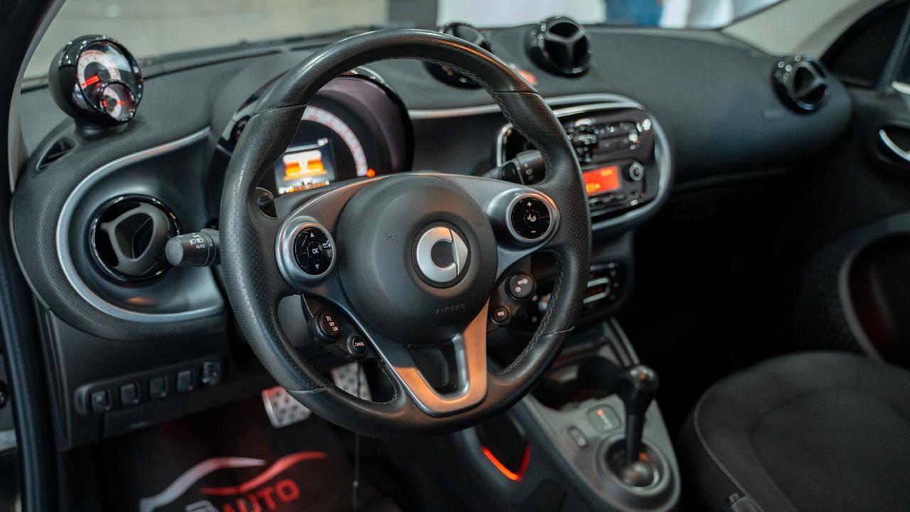 Smart ForFour 0.9 90 CV SUPERPASSION TWINAMIC 16" LED NAVI FULL OPTIONAL