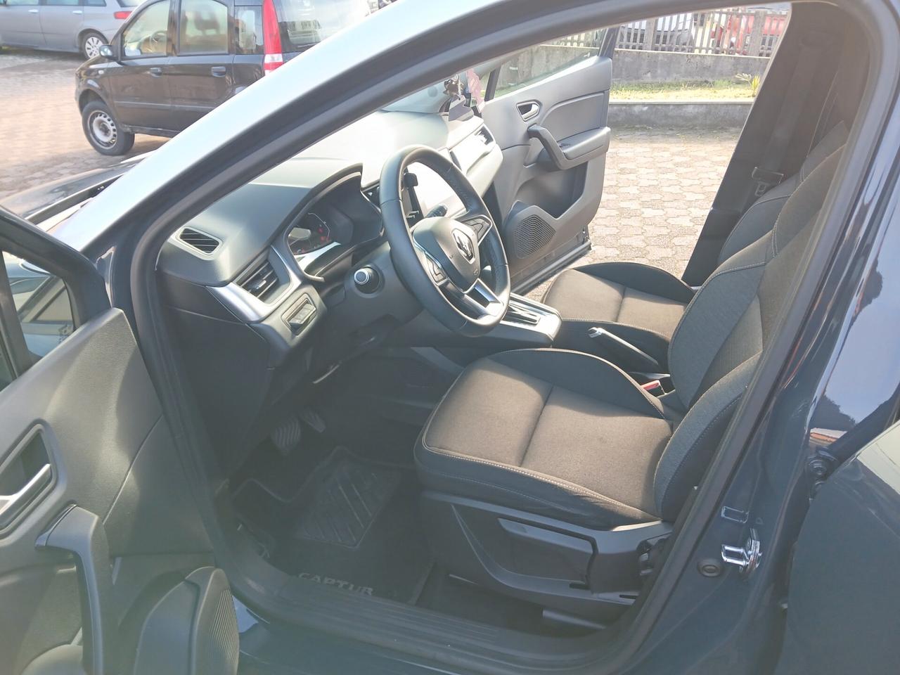 Renault Captur Hybrid E-Tech Zen