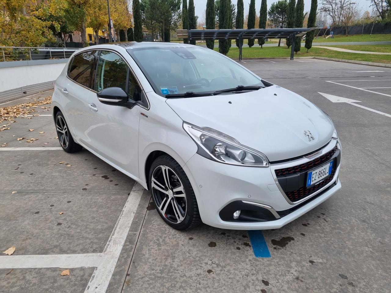 Peugeot 208 PureTech Turbo 110 EAT6 S&S 5P GT Line