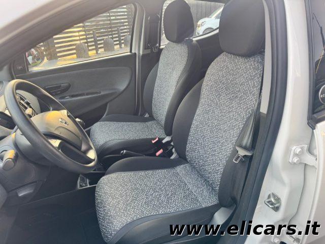 LANCIA Ypsilon 1.0 FireFly 5 porte S&S Hybrid Ecochic Silver