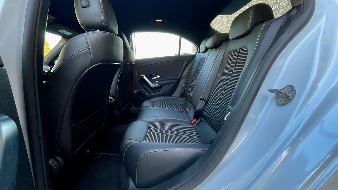 MERCEDES-BENZ CLASSE A180 2.0 PREMIUM 116CV - FULL LED, VIRTUAL COCKPIT, PELLE, NEOPATENTATI