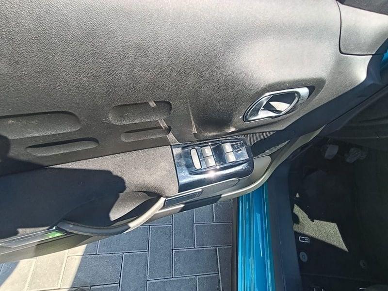 Citroën C3 83 S&S Shine Neo Patentati